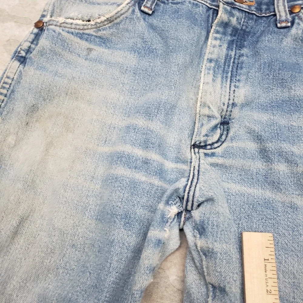 VTG Wrangler 13MWZ Jeans 32x34 Blue Cowboy Cut Denim Light Wash Yellow Tag
